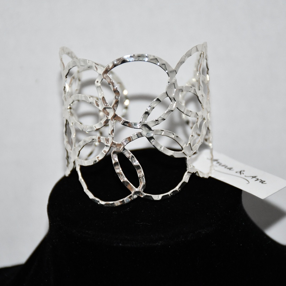 Anna & Ava Textured Interlocking Circle Cuff Brace